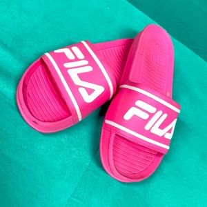 Fila flops